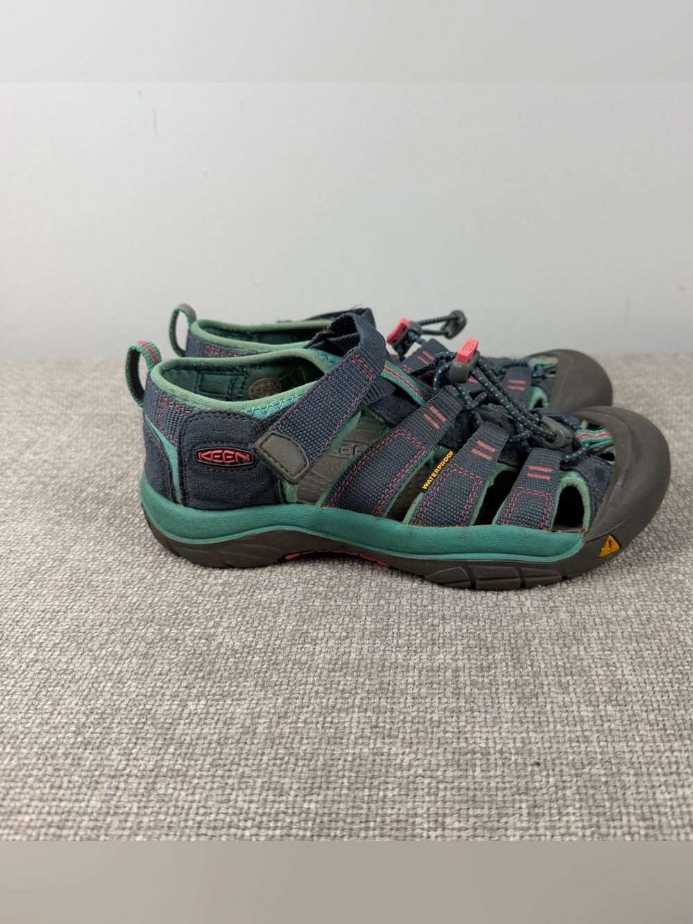KEEN Girl's Newport H2 Hydro Sandals 1012316 Midnight Navy Baltic Size 3 Hiking
